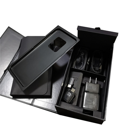 CMYK 4 6 Siyah Manyetik Kapatma Akıllı Telefon Ambalaj Kutusu EVA Ekleme