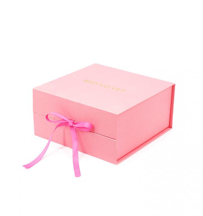 Kurdele Spot UV ile 1600g Pembe Manyetik Sert Hediye Kutuları 2